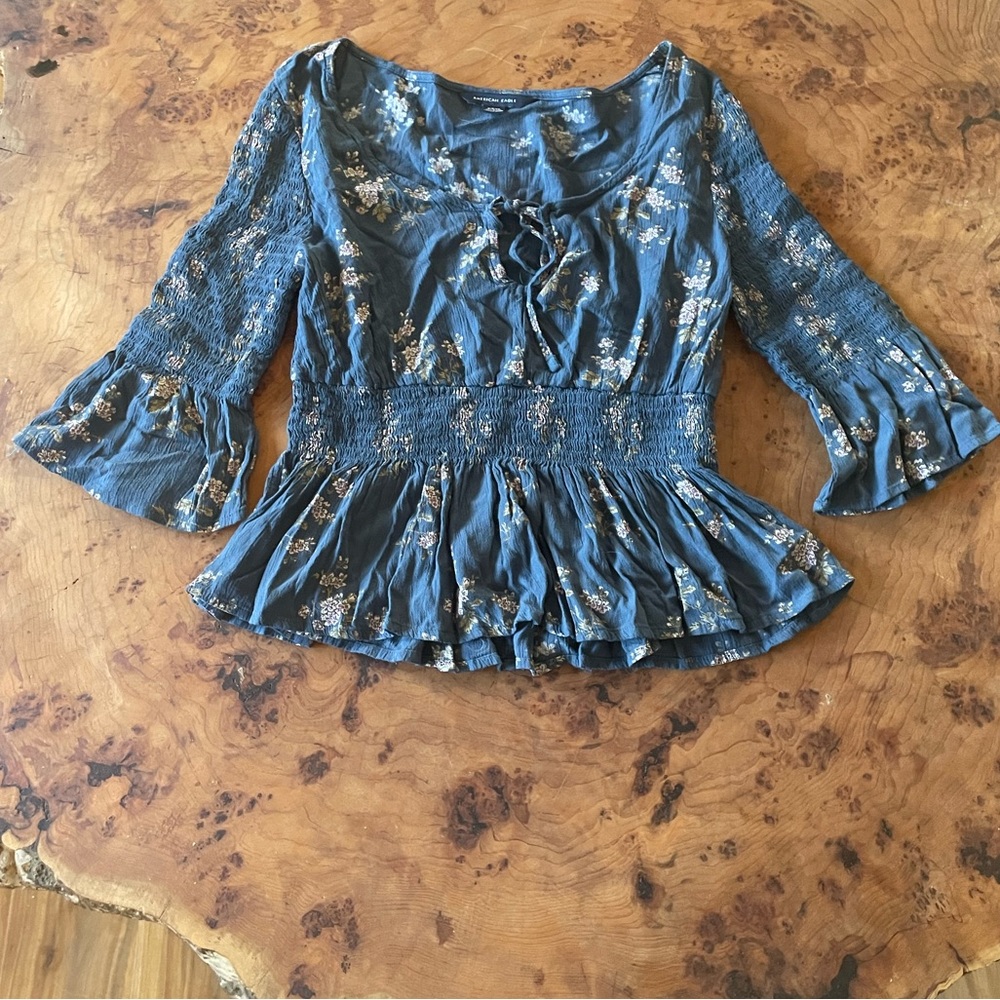 American Eagle blue floral blouse